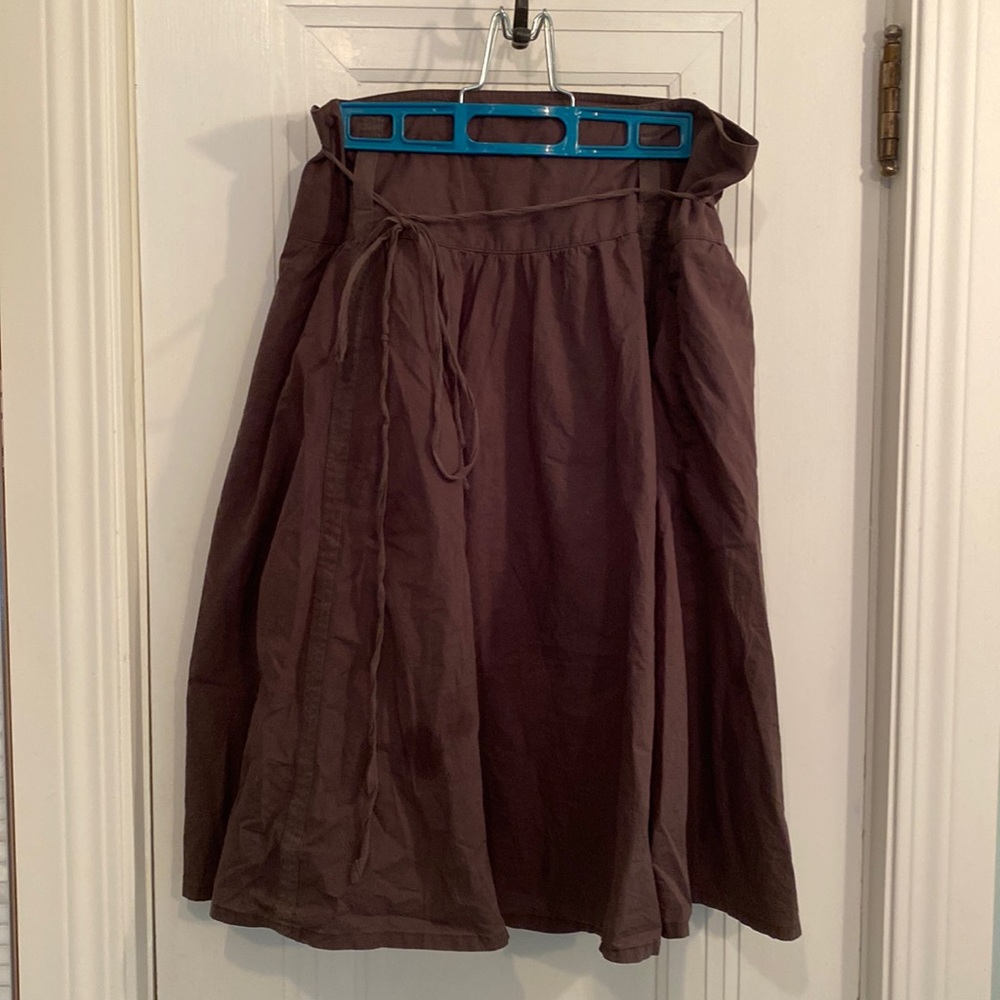 Theory army green full skirt. Pockets, removable belt and lined. Size 8. - Picture 1 of 9